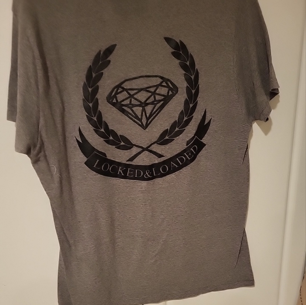 Locked & Loaded Diamond Design T Shirt Size Large